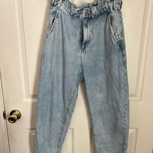 High Waisted Mom Jeans - Zara